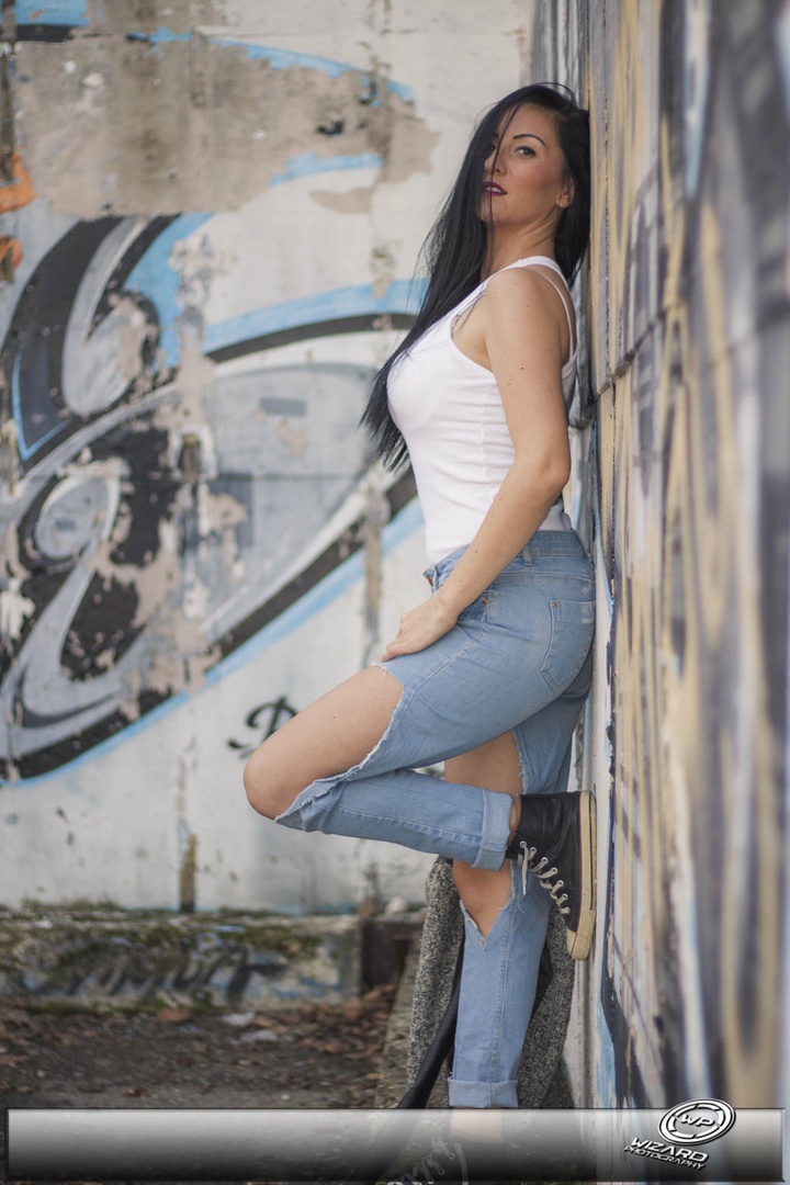 Model : Neda by Miroslav Crnobrnja