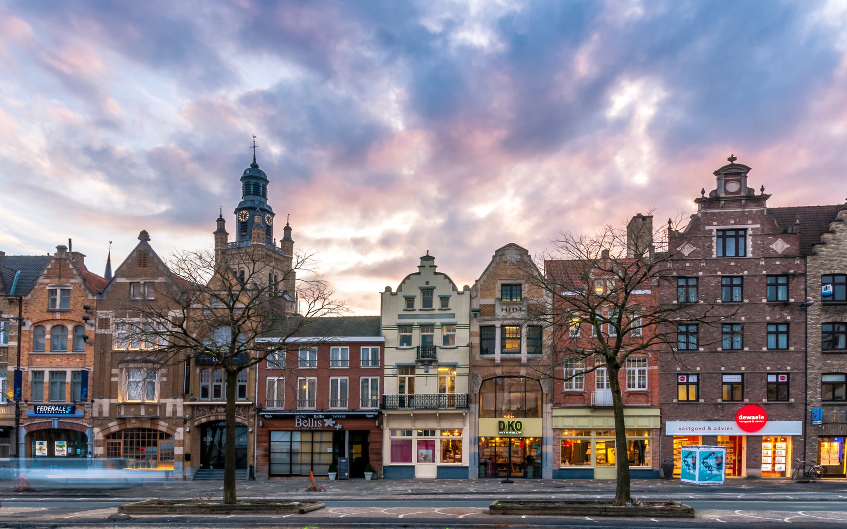 Roeselare, Belgija by Miha Melihen