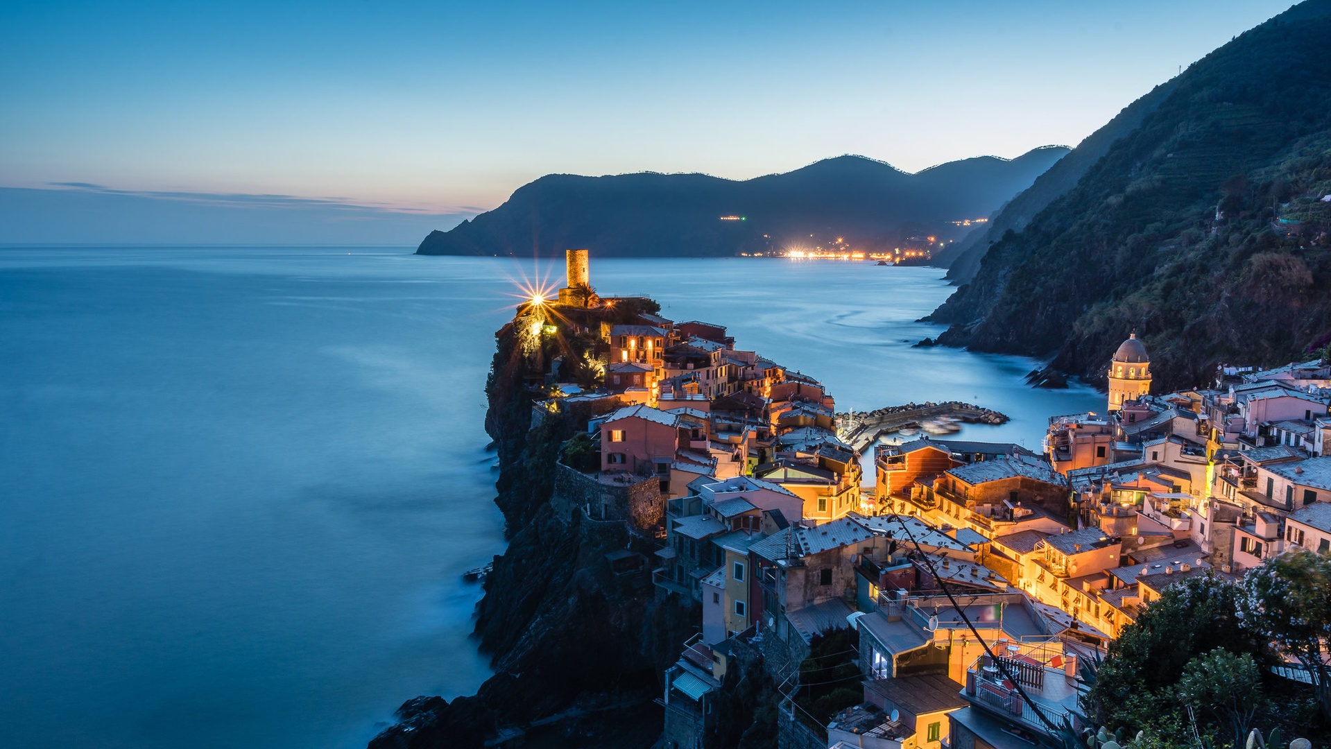 Vernazza by Miha Melihen