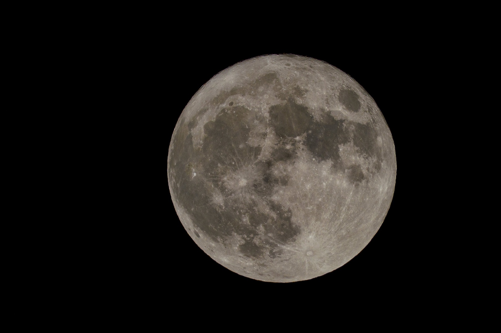 super luna by Miha Melihen