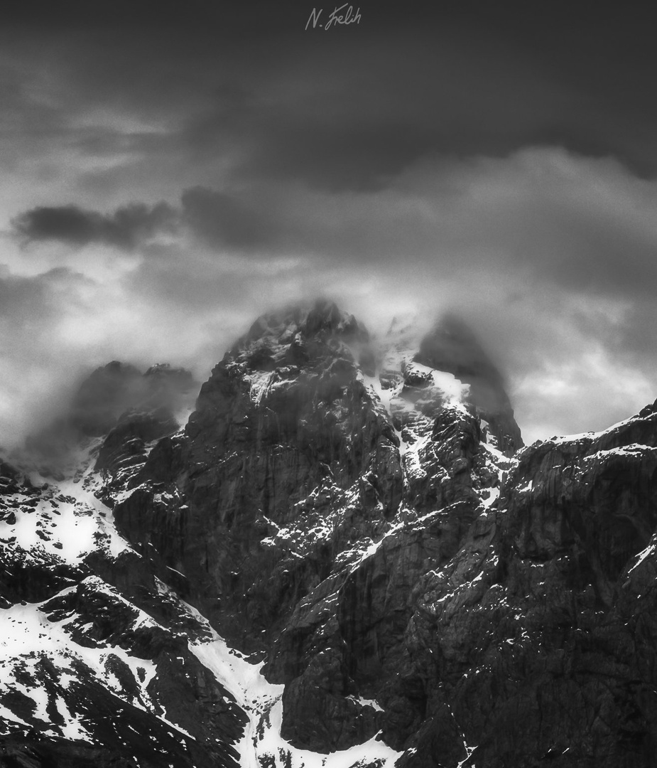 Storm peak by Nino Frelih
