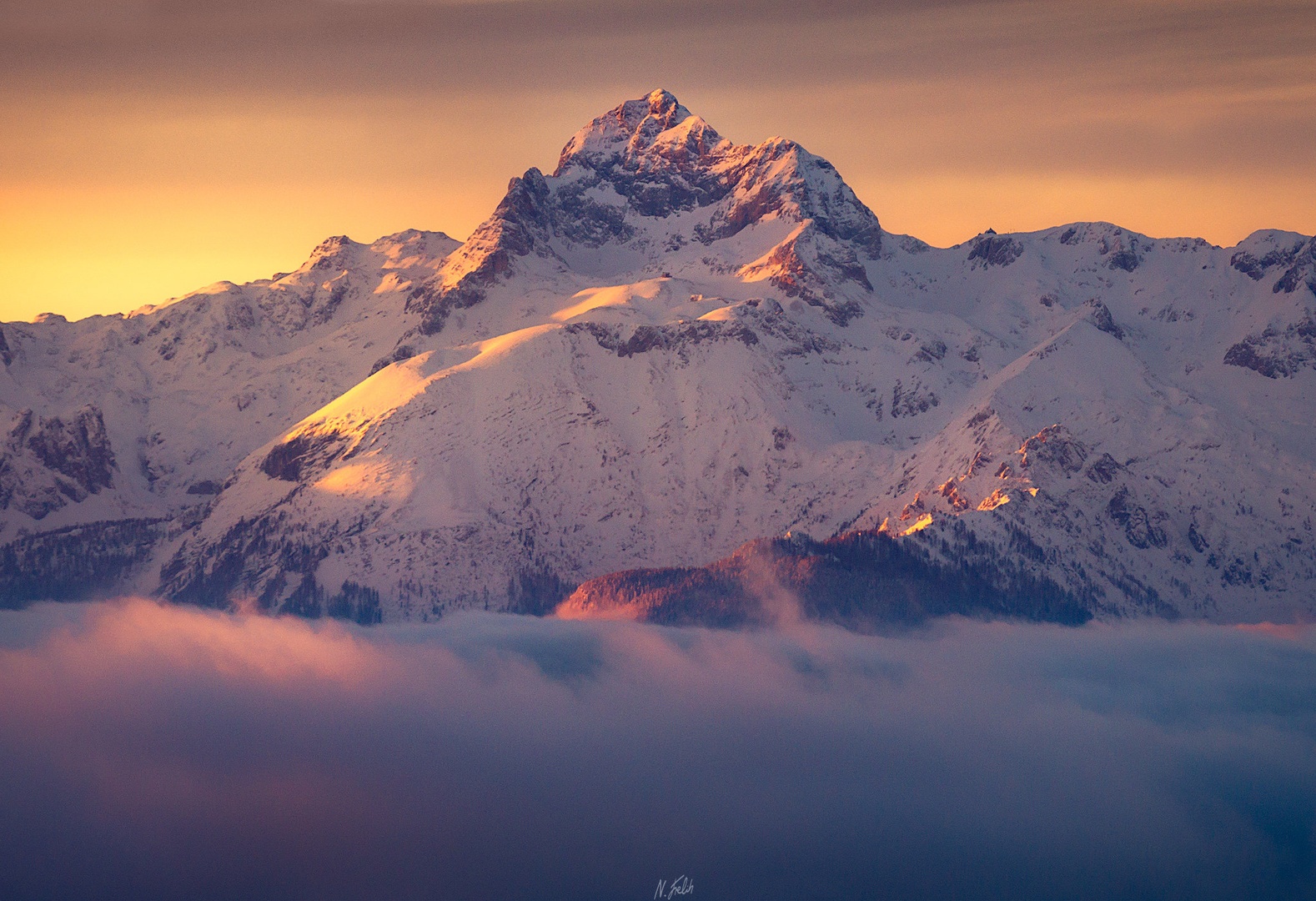 Triglav by Nino Frelih