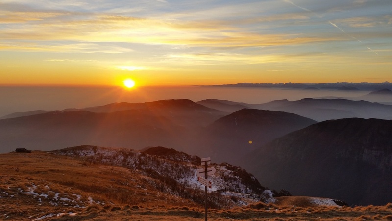 Sončni zahod z Matajurja by Parin photo