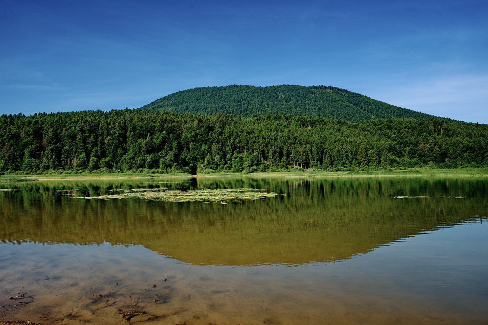 Cerkniško jezero by Nevijo Kocjančič