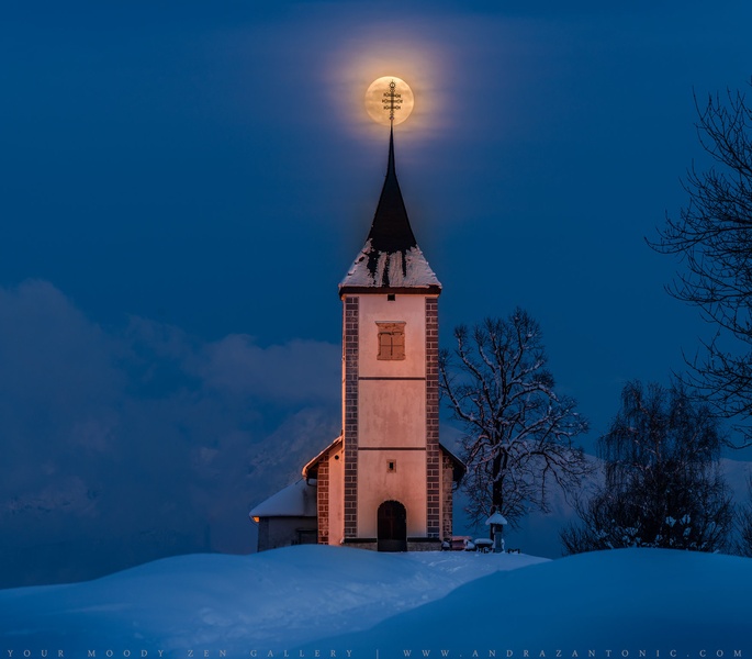 Moonrise over Jamnik by Andraž Antonič