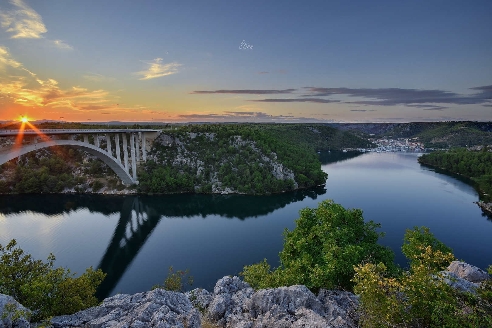pogled proti Skradinu by Rok Štirn
