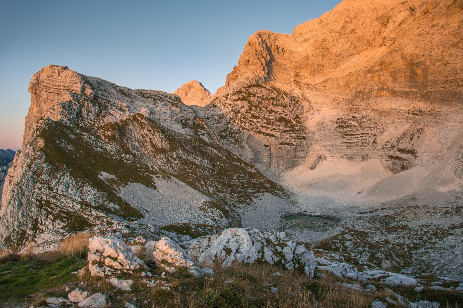 Triglav s Prehodavcev by Doroteja Menhart