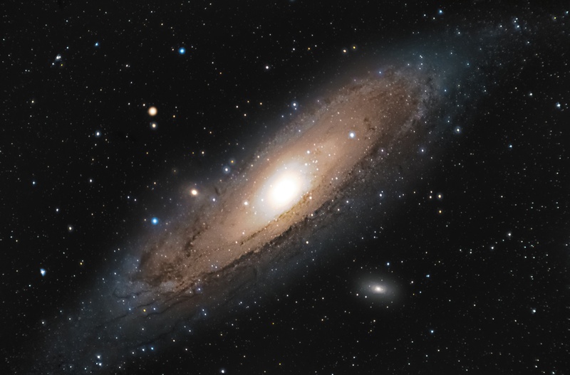 Andromeda galaksija by Tadej Škofič