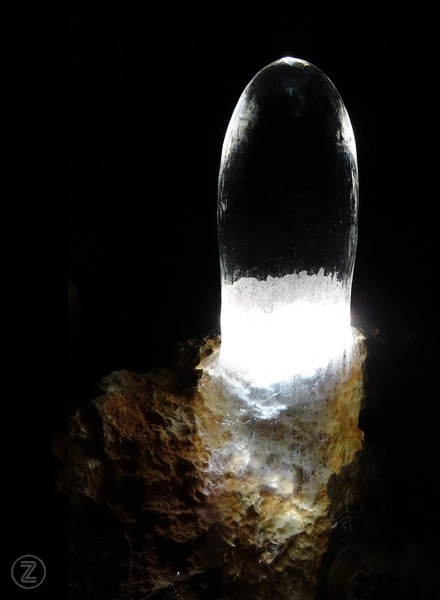 Ledeni stalagmit by Zoran Vidrih