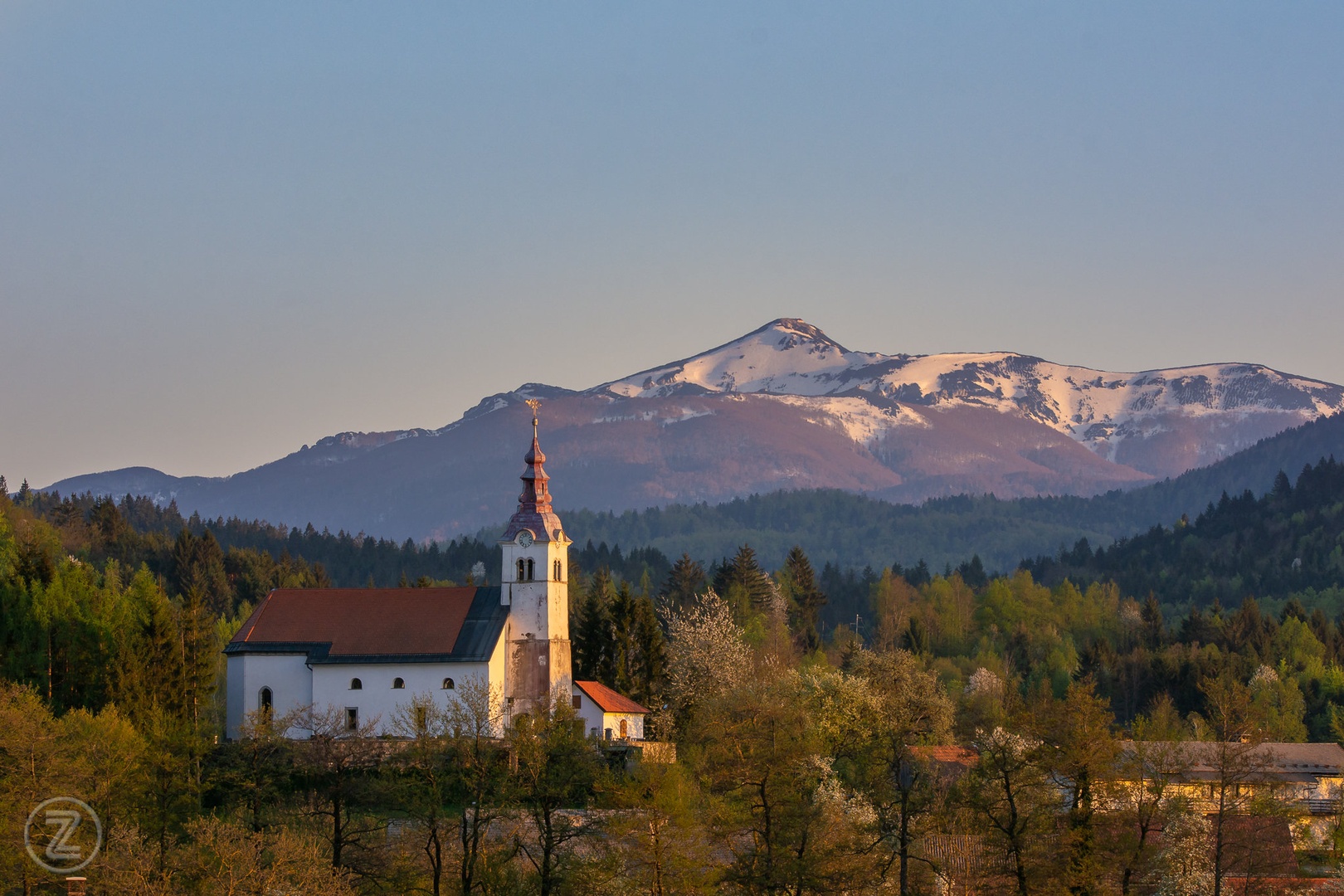 Žerun'ski Pavel in ta bejli Snežnik. by Zoran Vidrih