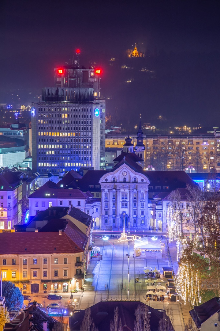 Z gradu, čez Kongresnega na Rožnik. by Zoran Vidrih