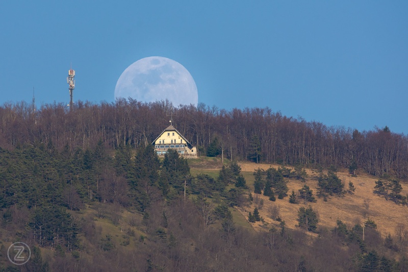 Lunin vzhod iza Slivnice by Zoran Vidrih