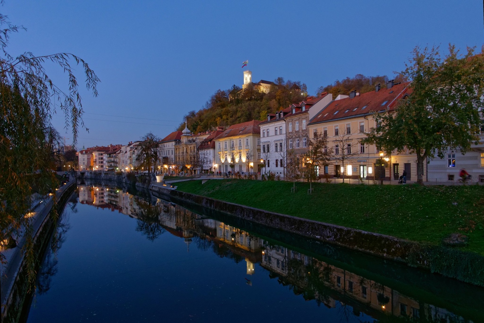 ODSEVI V LJUBLJANICI by CEVAMUS SUMAVEC