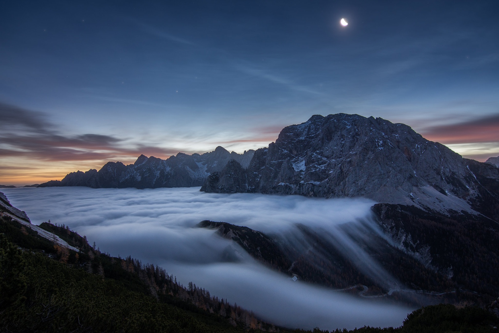 Jutro nad Vršičem by Matej Mlakar