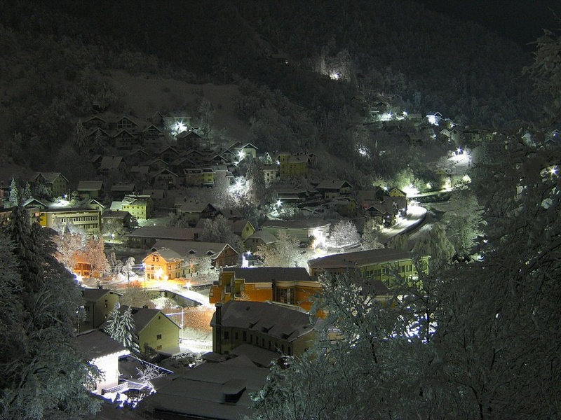 Idrija by Night by matevz