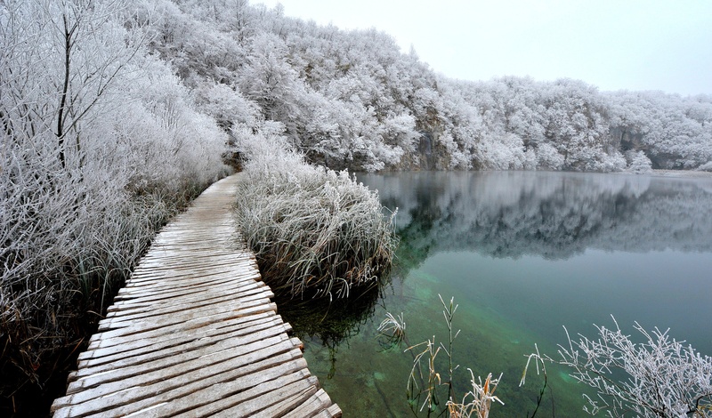Plitvice (Plitvička jezera) by Marko Predovič