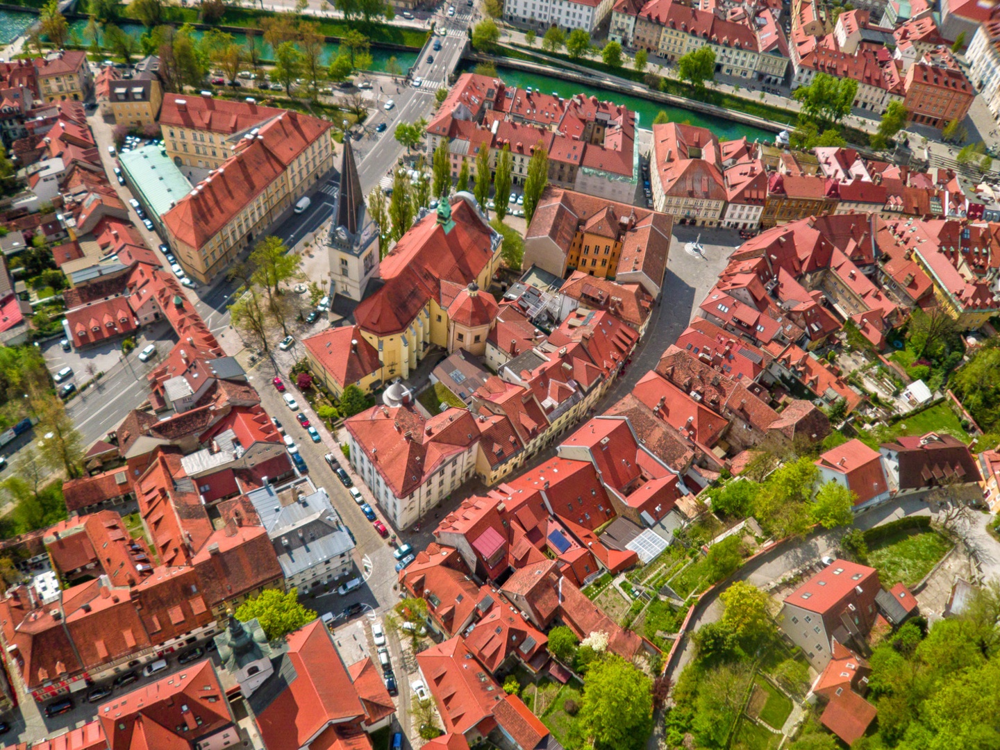 Stara Ljubljana, kot jo vidi zmaj by KAP Jasa