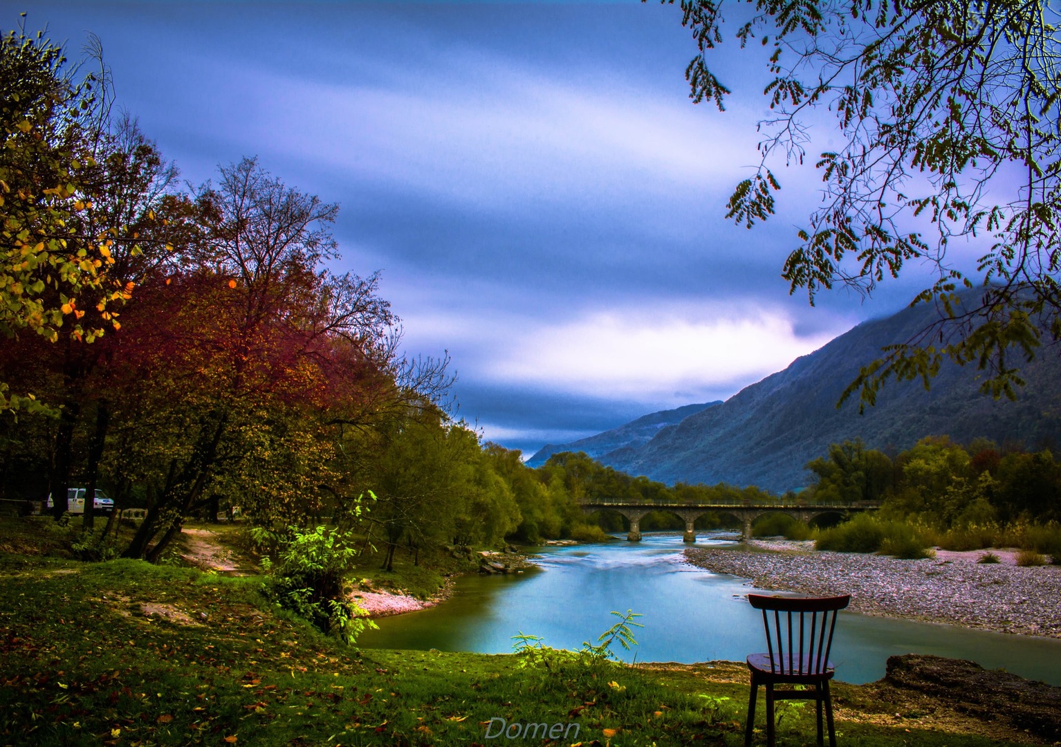 stol 2 by Domen Rudolf