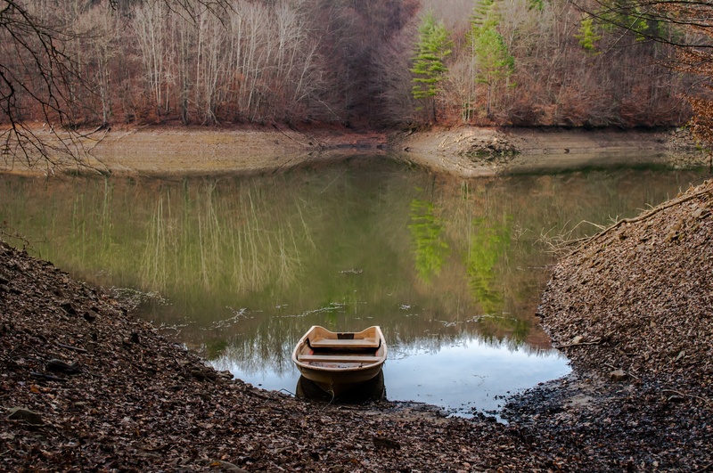 Jezero by Jan Lever
