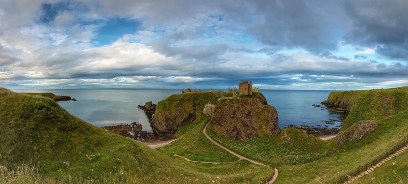 Grad Dunnottar by Artificial Freedom