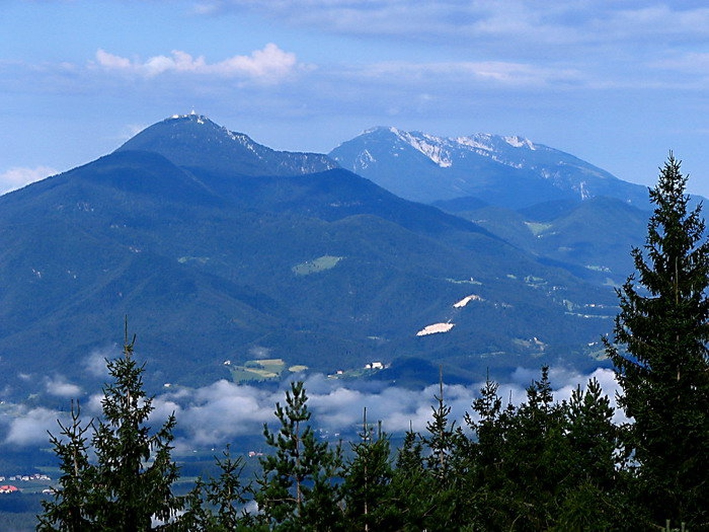 Uršlja gora in Peca by