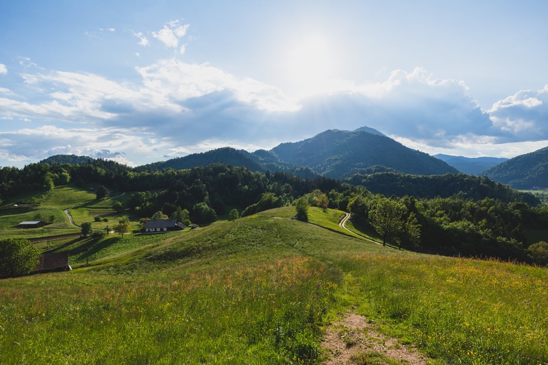 Hribovita pokrajina by Klemen Grm