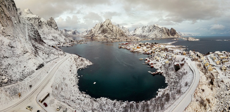 Reine by Tadej Žlahtič