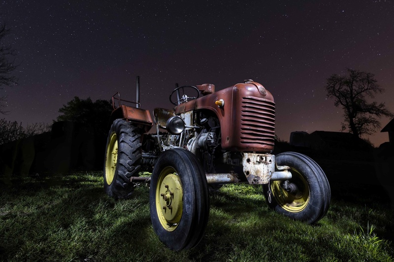 Traktor by Sandi Kelc