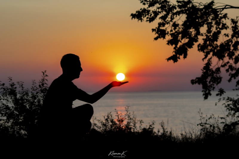 silhouette sunset by Klemen Klemen