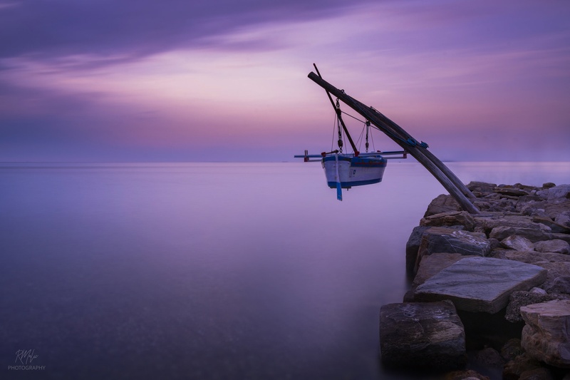 Viseči čoln by Radenko Malic