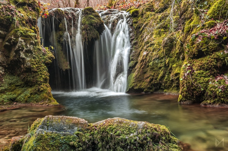 Zmajeva votlina by Dejan Mržljak