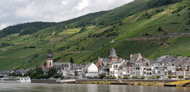 mosel river by gorazd č