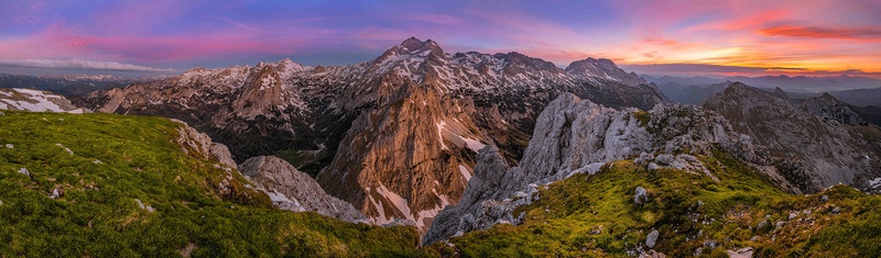 Mrzla jutranja tišina. by Jernej Rodič