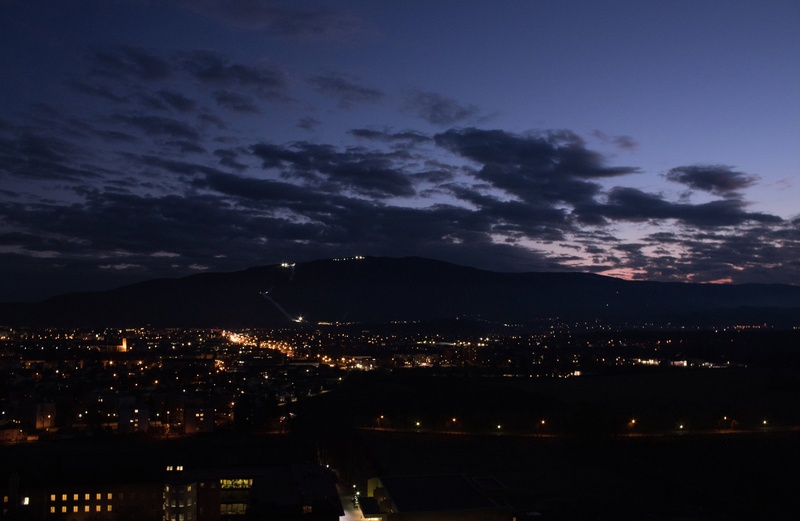 Maribor in pohorje, modra ura. by compfun