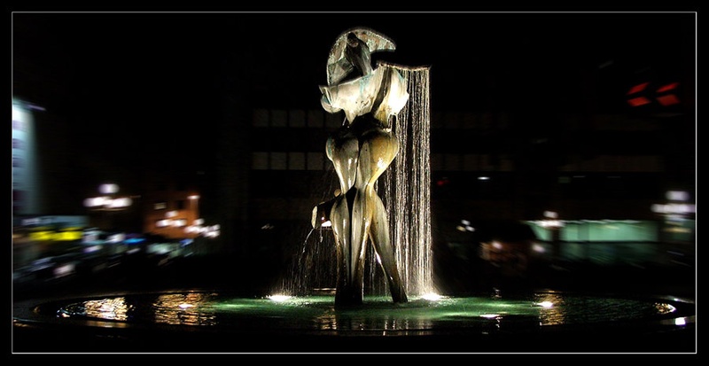 FONTANA V NOCI by Denis Ferlič