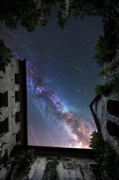 Rimska cesta z meteorskim dežjem by Uroš Fink