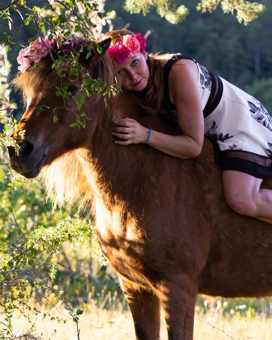 Horsegirl by ana rudolf