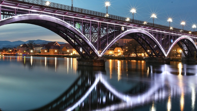 Stari most, Maribor by Vinko Knezar