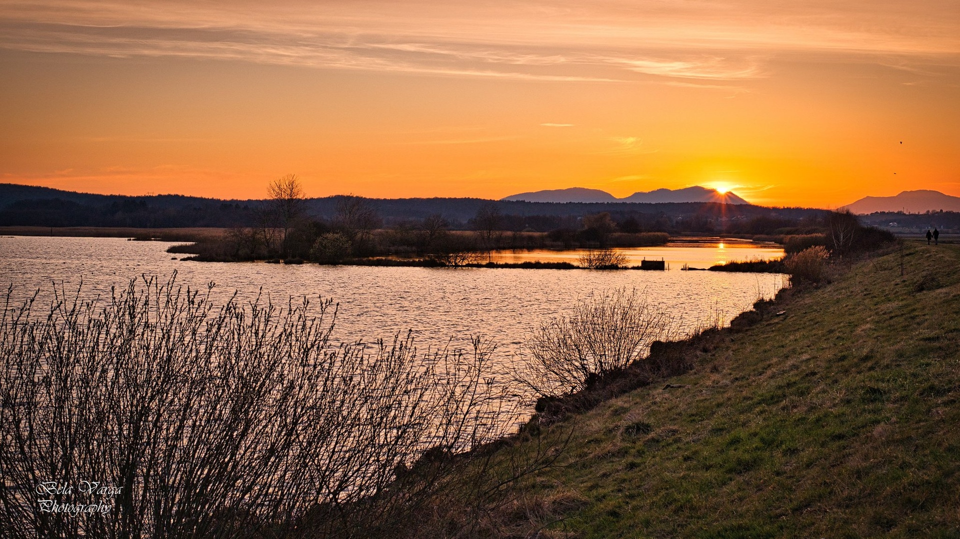 Sončni zahod - Sestrško jezero by Bela Varga
