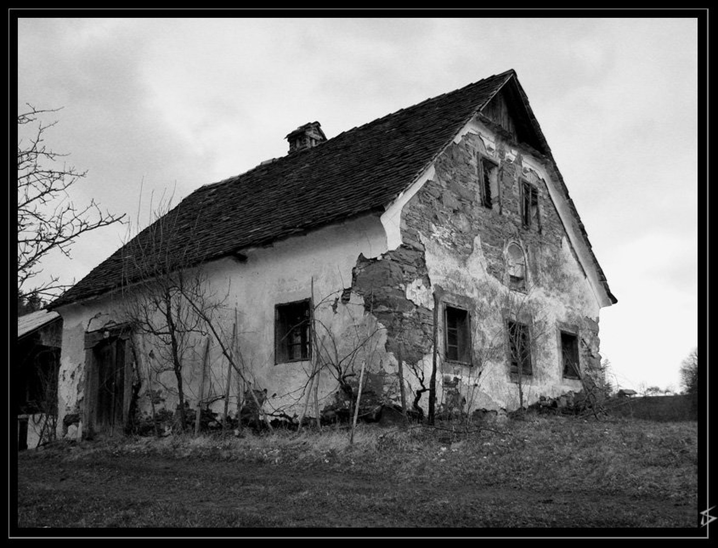 Propdajoča by Teja