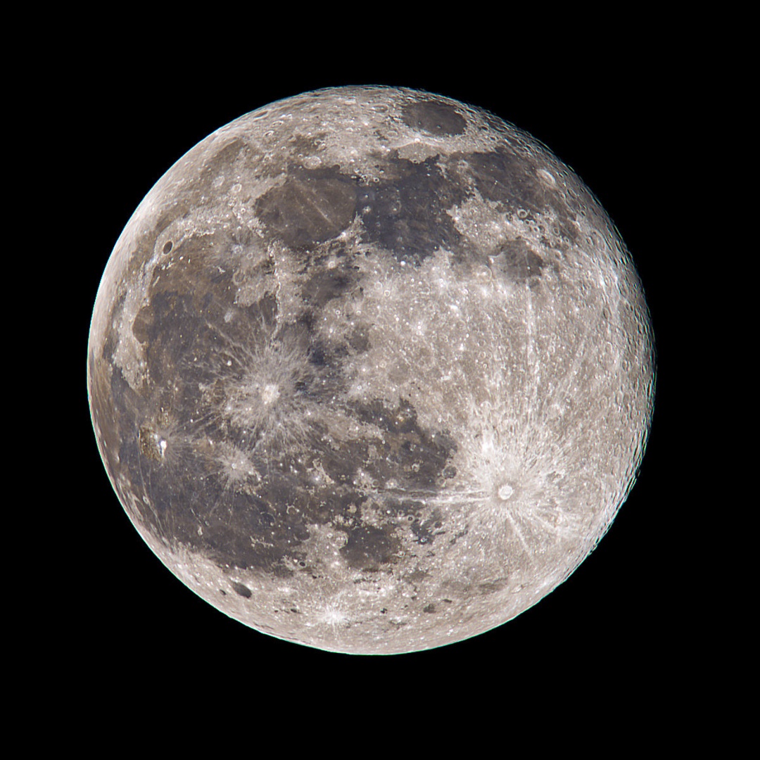 Luna by Andrej
