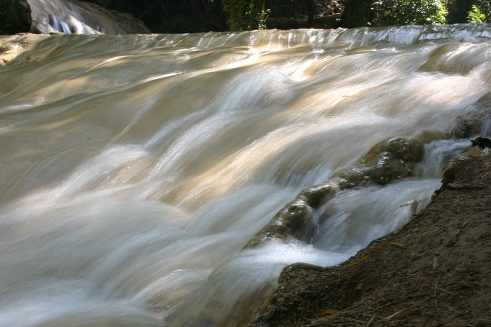 Tekoče by
