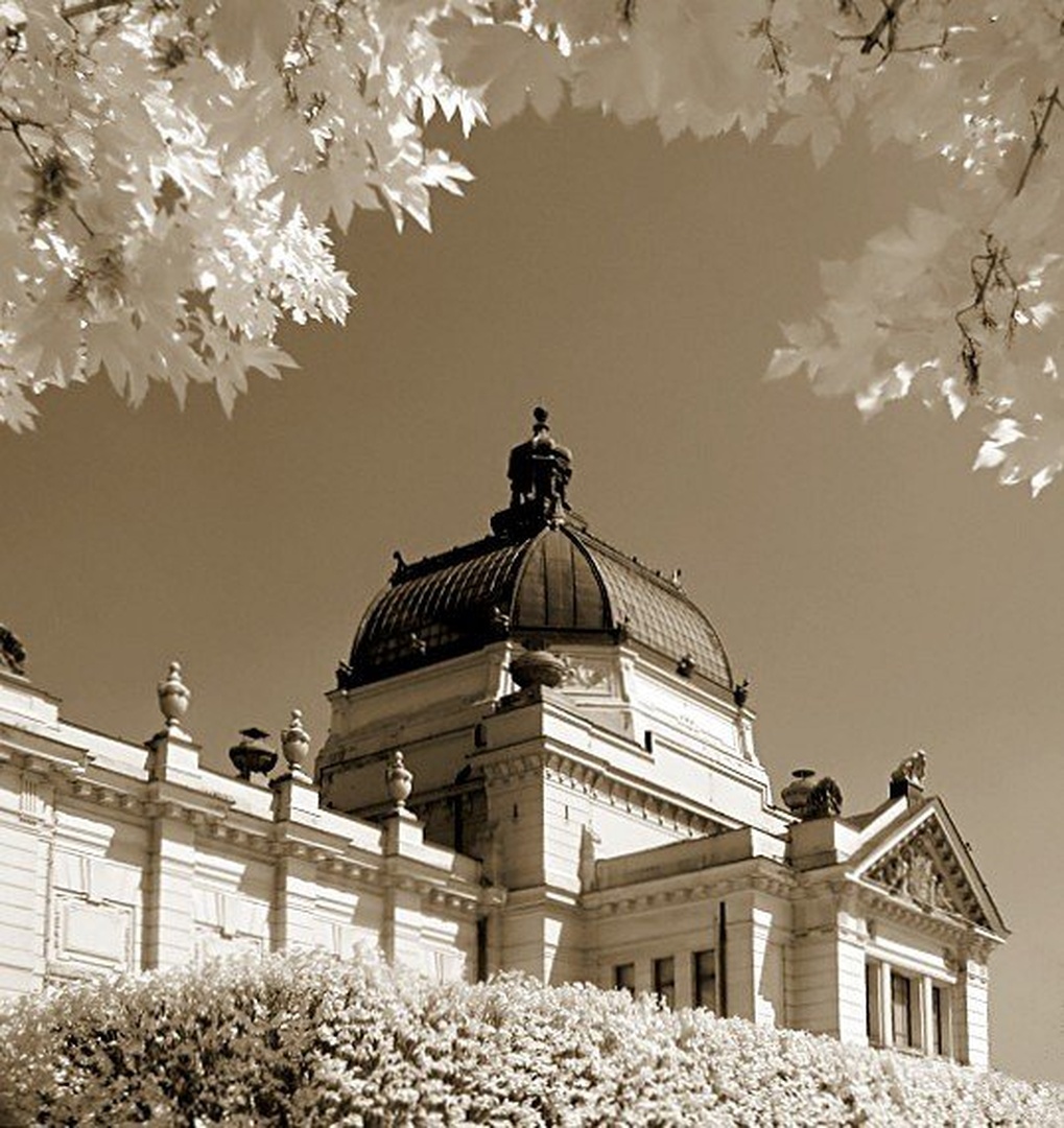 Umjetnicki paviljon Zagreb by Mirko Sorak