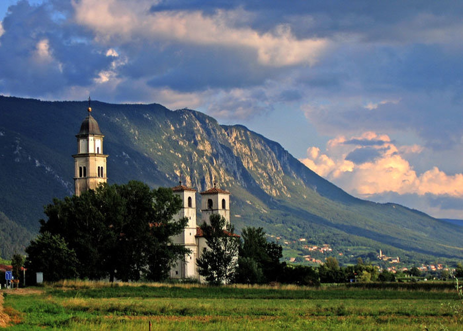 pogled na vzhod by