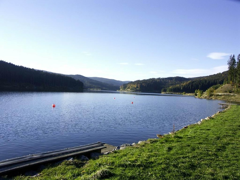 Umetno jezero by vlado