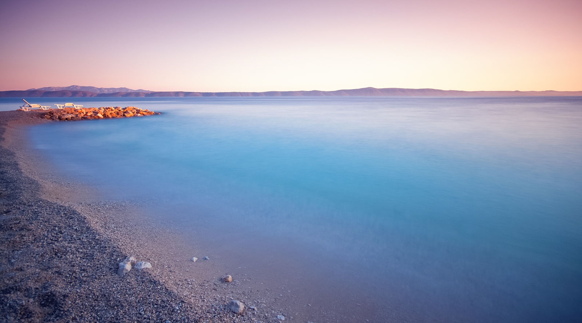 Samotna plaža by Sebastjan Balažic