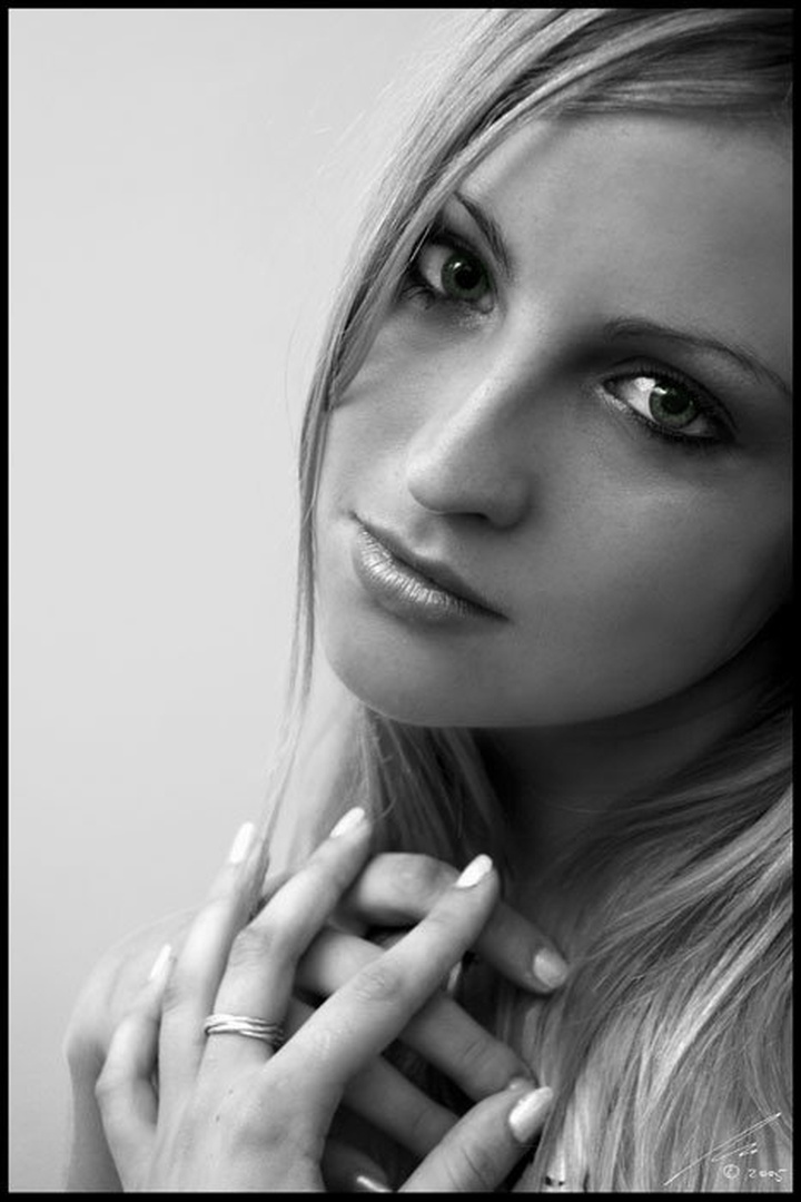 The girl i know 2 by Juš Medič
