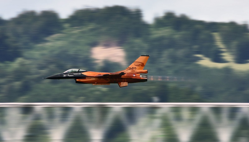 F-16 by Peter Komatović