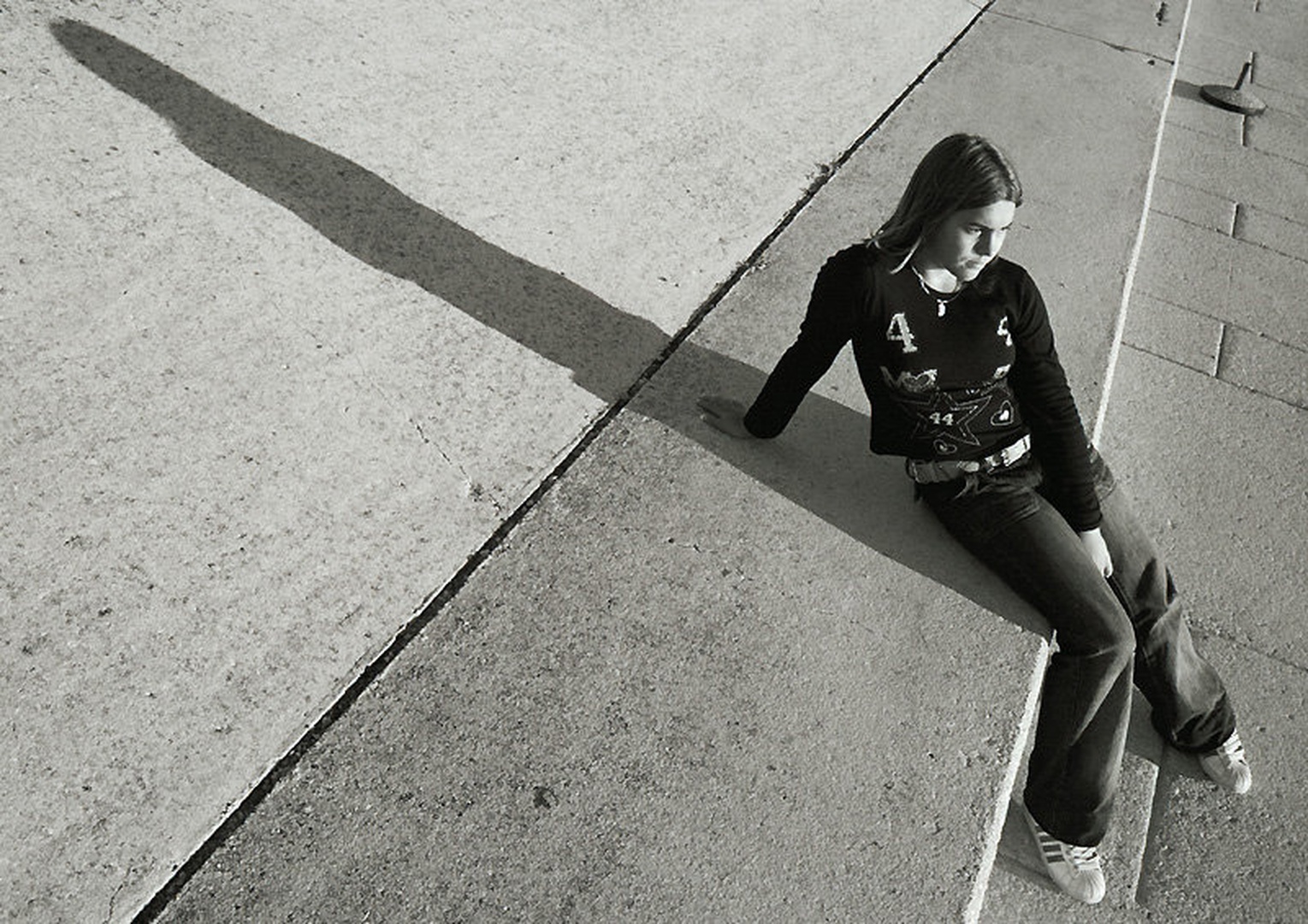 Kim in senca by