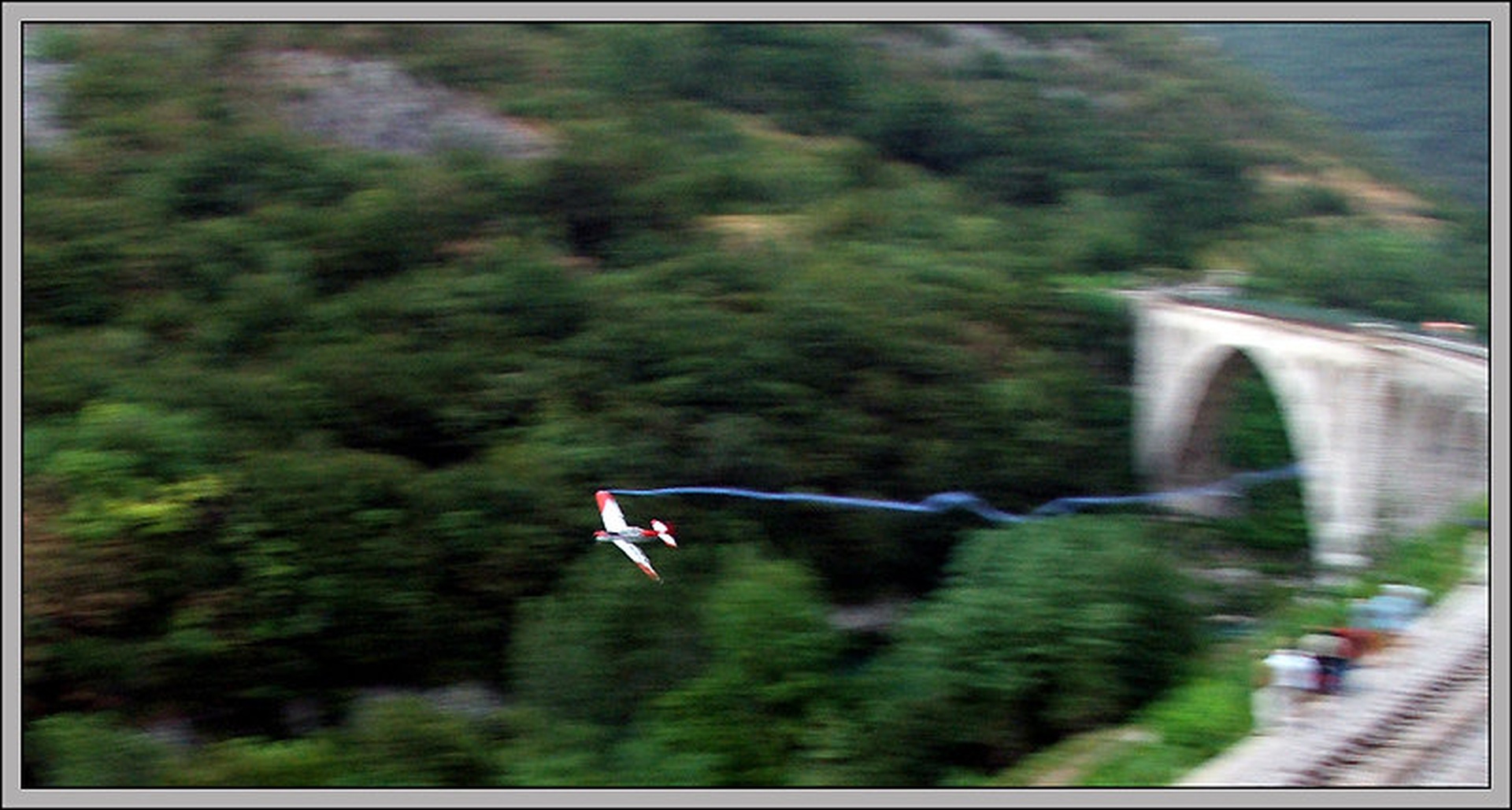 Let pod Solkanskim mostom by